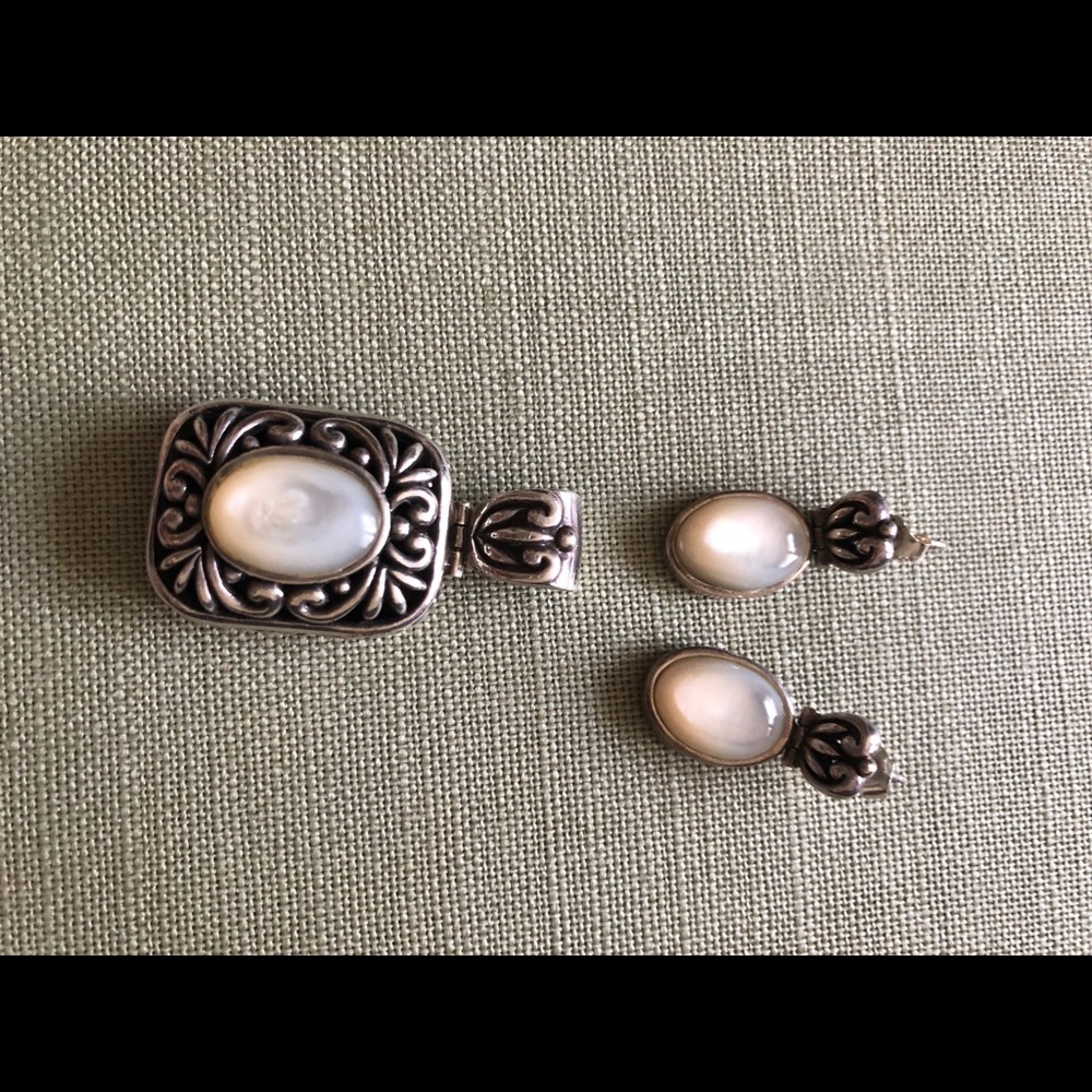 Silver pendant & earings